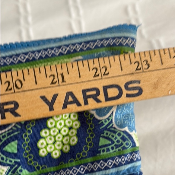 Vera Bradley Vibrant Blue and Green Quilted Tote Bag - Picture 11 of 16